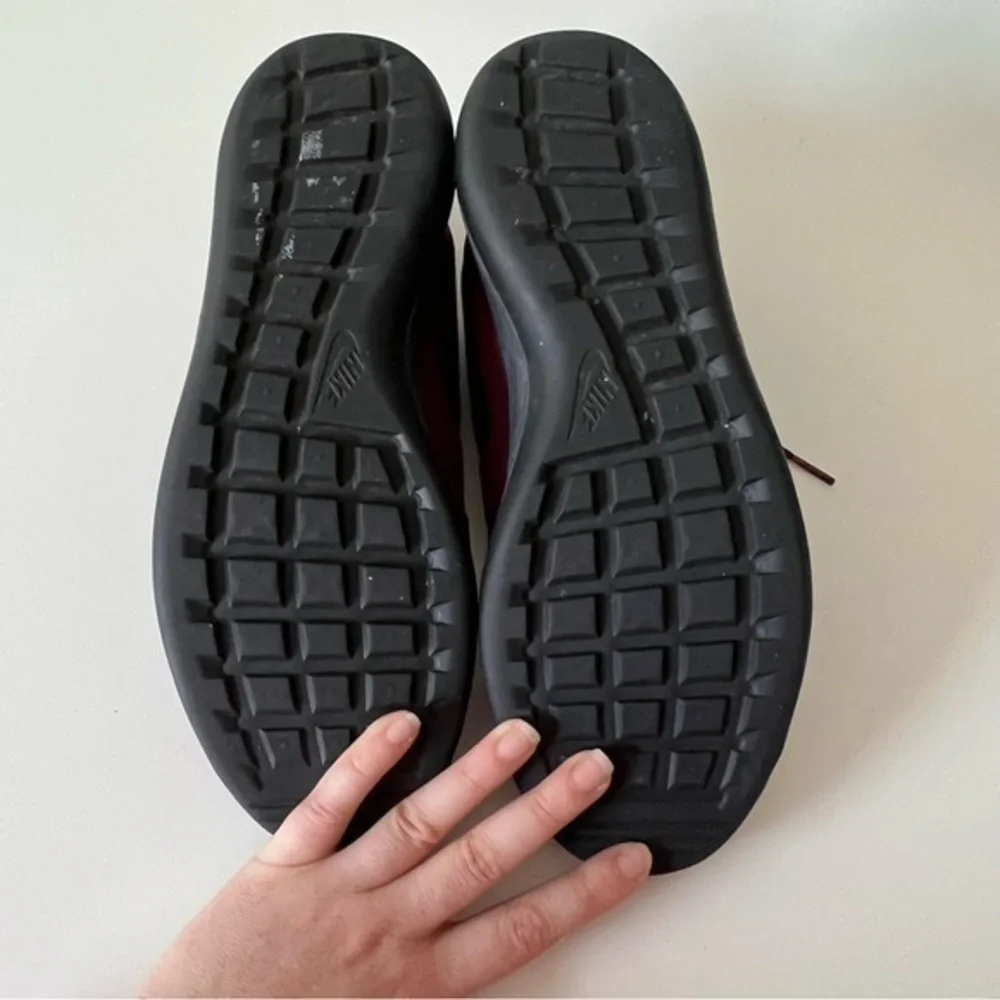Nike Roshe Burgundy with Neon Lining‎ Shoes